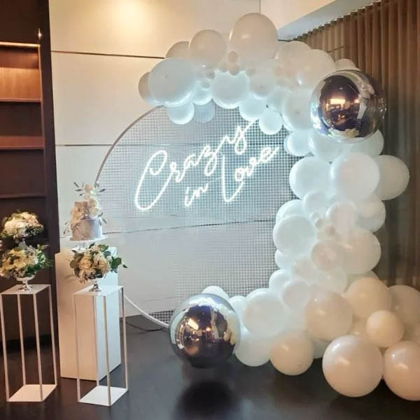 Фотозона с баннером в аренду